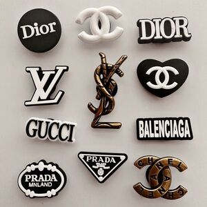 10 shoe charms